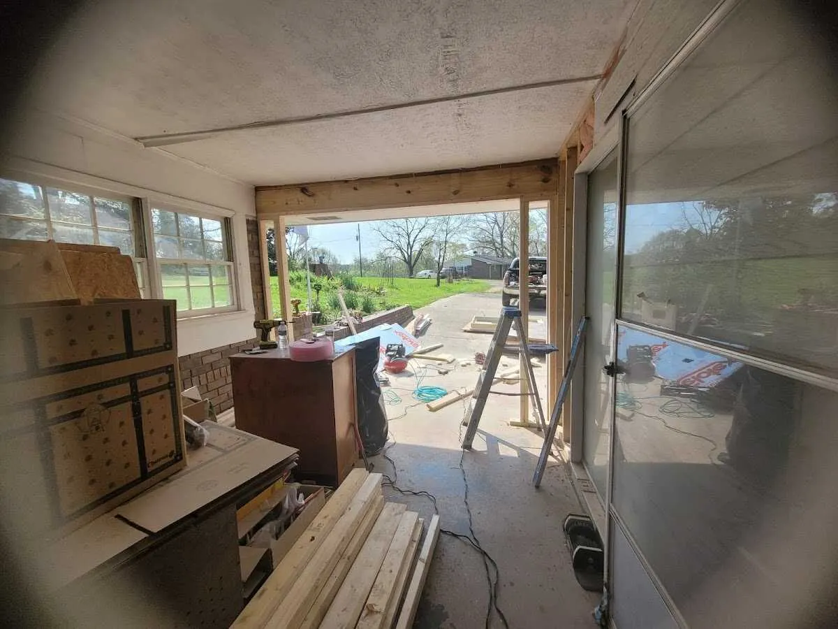 Air movers and dehumidifier for Drying & Dehumidification in Buckhall